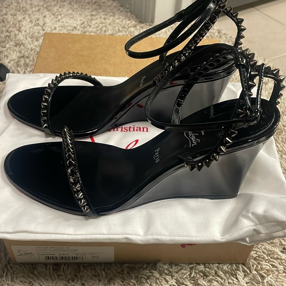Women’s Christian Louboutin, so me wedge 85mm in black patent size 39 new.